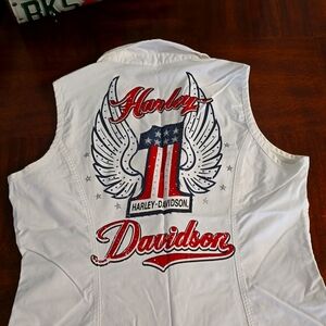 Harley-Davidson sleeveless zip up top size medium